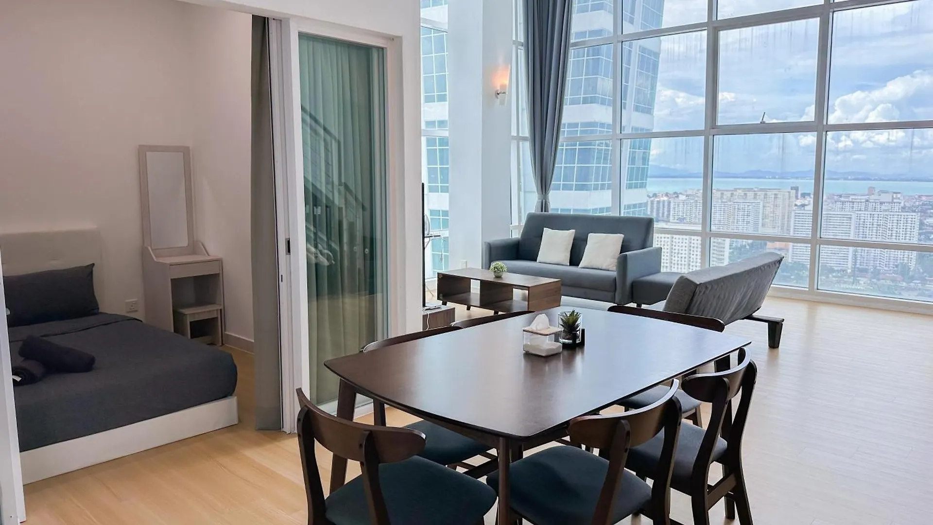 Maritime Suite Haus - Penang Top Sea View Jelutong 0*,  Малайзия